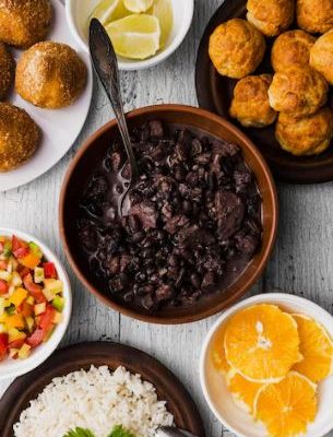 Kelezatan Makanan Khas Brazil: Dari Feijoada hingga Brigadeiro