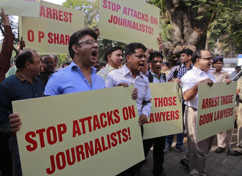 Journalists reporting zones conflict journalist challenge practical guide fact distinguish fiction ukraine other Journalists Face Threats in Conflict Zones